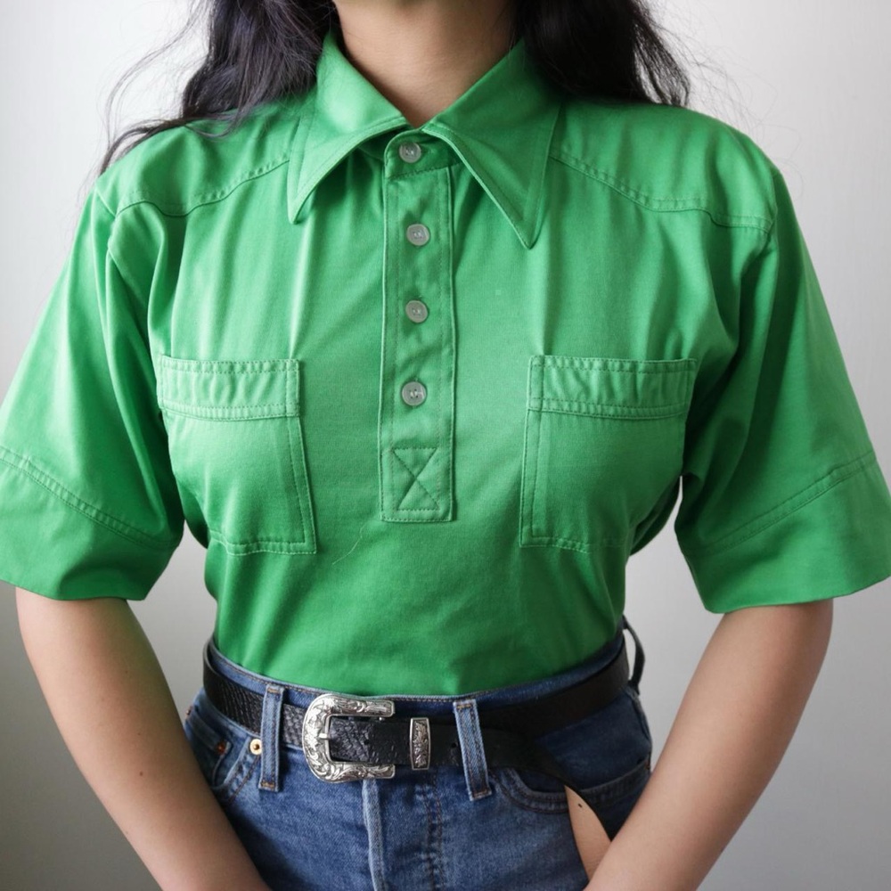 Kelly Green dagger collar shirt
